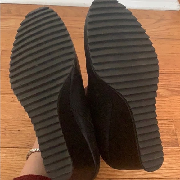 Reaction Kenneth Cole booties - Picture 3 of 4